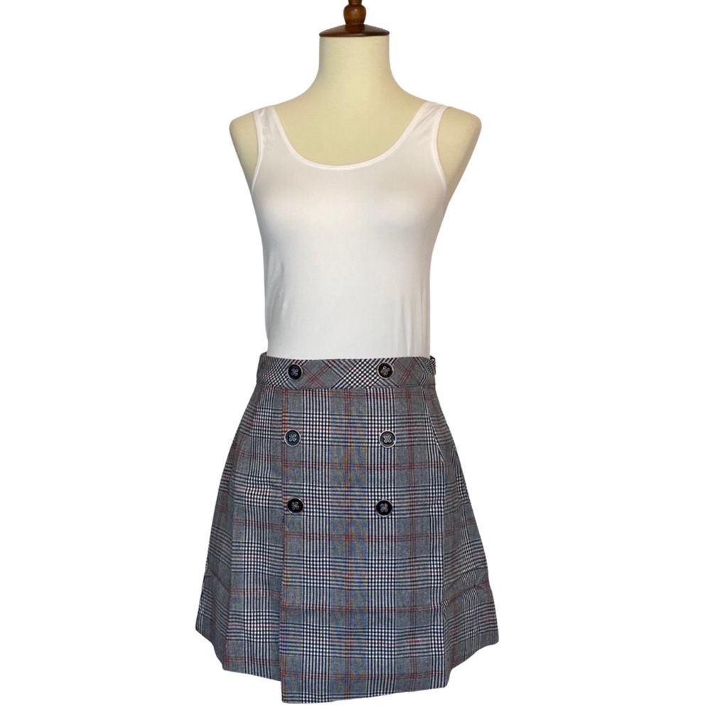 Chic Plaid Mini Bodycon Pencil Skirt with Buttons - Picture 7 of 16